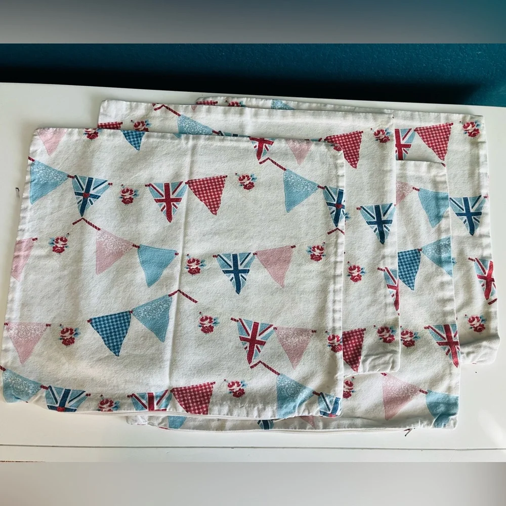 Dunelm British English Floral Bunting Design Scatter 17” x 17” Cushions x 4